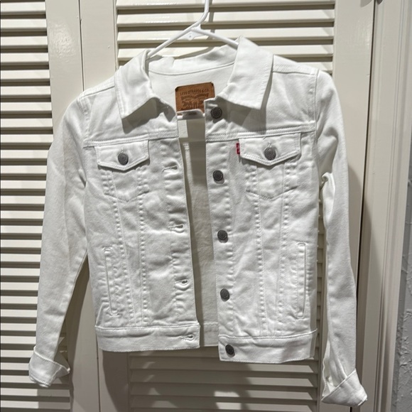 Girls NWOT Levi's White Jean Jacket Perfect Condition - Picture 1 of 6